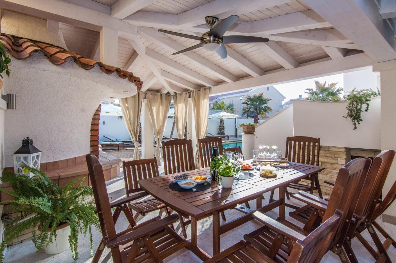 Apartments "Villa Antisin" With Heated Pool زادار المظهر الخارجي الصورة