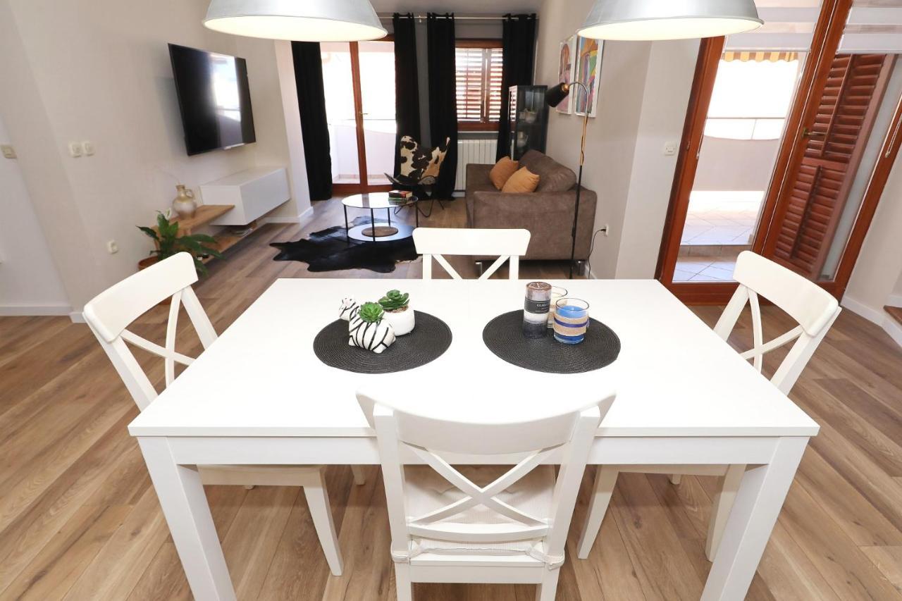 Apartments "Villa Antisin" With Heated Pool زادار المظهر الخارجي الصورة