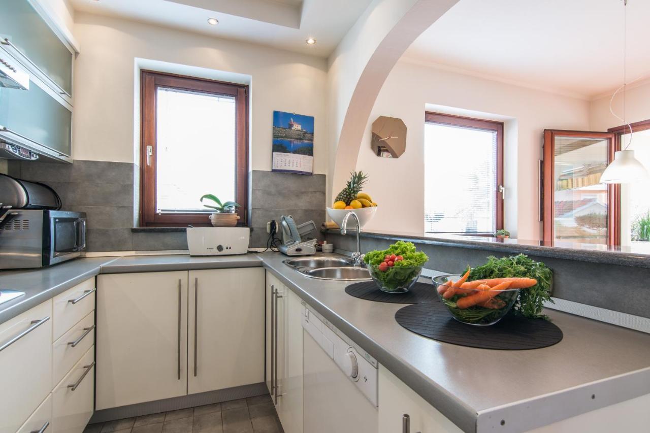 Apartments "Villa Antisin" With Heated Pool زادار المظهر الخارجي الصورة